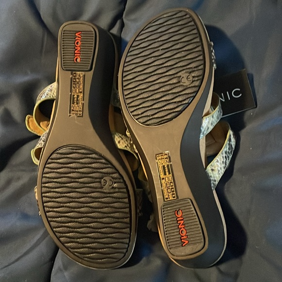 Vionic sandles - Picture 7 of 8